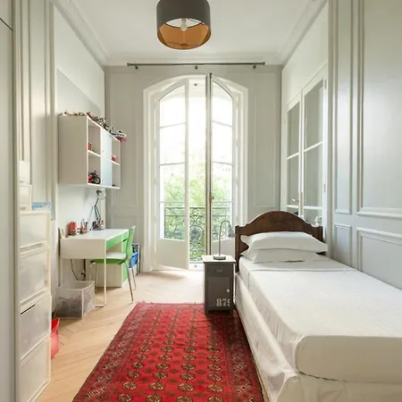 Apartment Avenue Frederic Le Play By Onefinestay